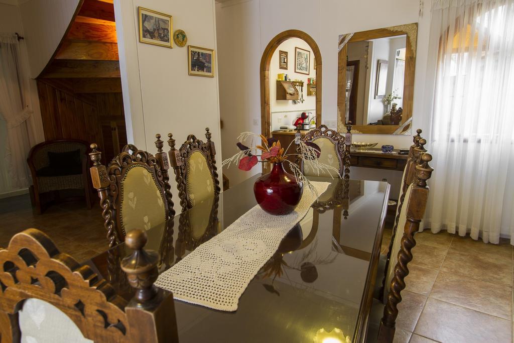 Bed And Breakfast Aijpel Ushuaia Bagian luar foto
