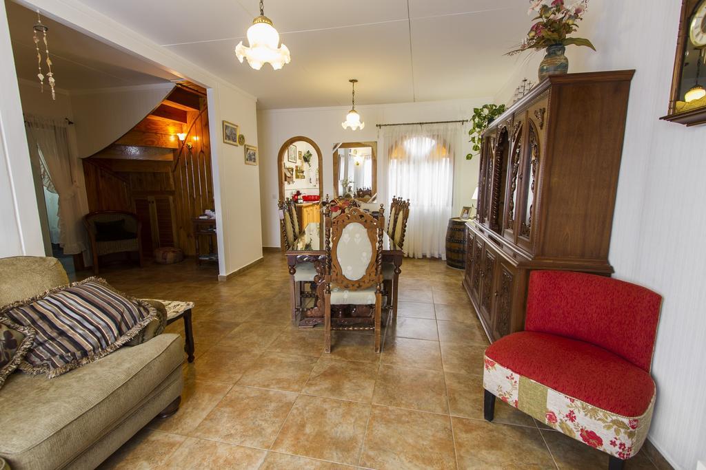 Bed And Breakfast Aijpel Ushuaia Bagian luar foto