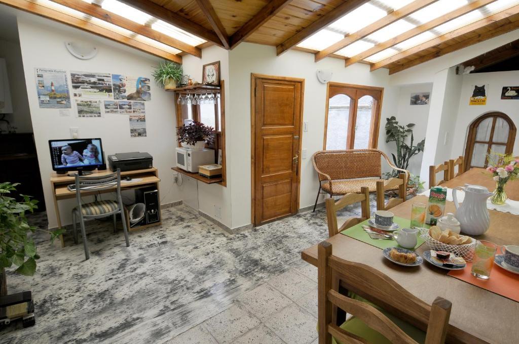 Bed And Breakfast Aijpel Ushuaia Bagian luar foto